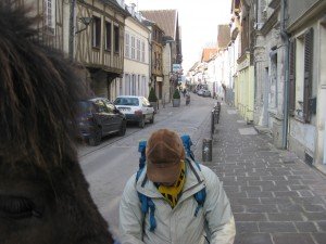  Bar sur Seine, beautiful Burgundian town with hairdresser! 