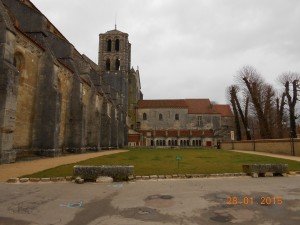 zijkant van de kerk van Vezelay